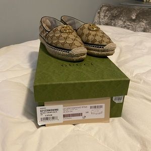 Gucci espadrilles in size 8.5, practically brand new worn only once too small